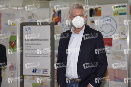 Pressetermin zur 500.000. Impfung im Impfzentrum in München