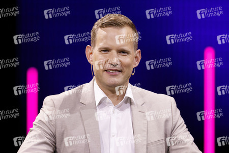 Hendrik Streeck und Gert Scobel auf der lit.Cologne 2021 in Köln