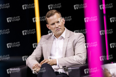 Hendrik Streeck und Gert Scobel auf der lit.Cologne 2021 in Köln
