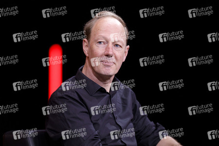 Martin Sonneborn und Gregor Gysi auf der lit.Cologne 2021 in Köln