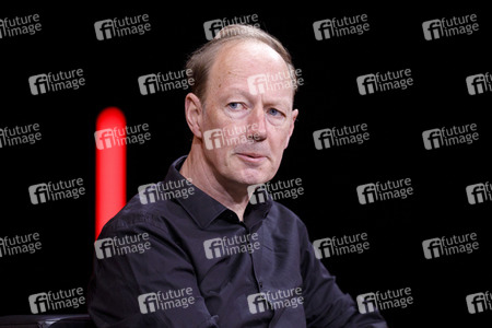 Martin Sonneborn und Gregor Gysi auf der lit.Cologne 2021 in Köln
