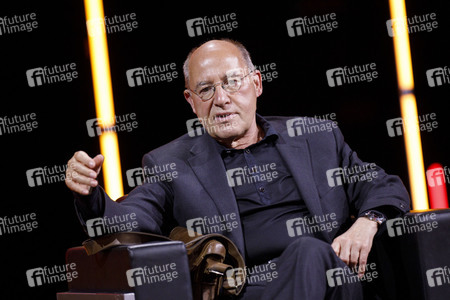 Martin Sonneborn und Gregor Gysi auf der lit.Cologne 2021 in Köln