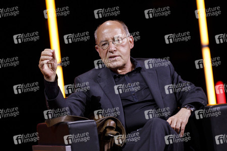 Martin Sonneborn und Gregor Gysi auf der lit.Cologne 2021 in Köln