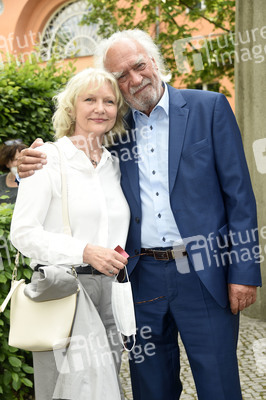 Theaterpremiere 'Winterrose' in Berlin