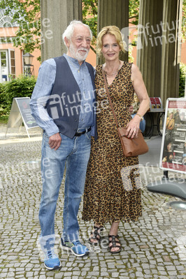 Theaterpremiere 'Winterrose' in Berlin