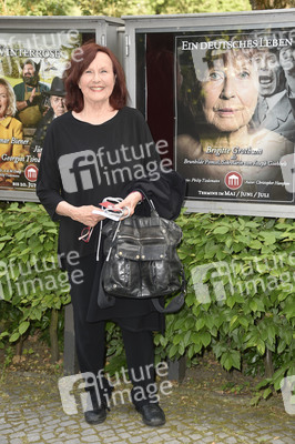 Theaterpremiere 'Winterrose' in Berlin