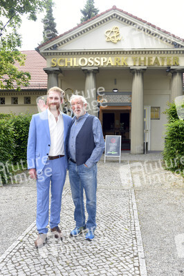Theaterpremiere 'Winterrose' in Berlin