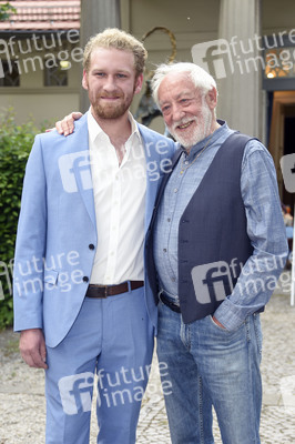 Theaterpremiere 'Winterrose' in Berlin