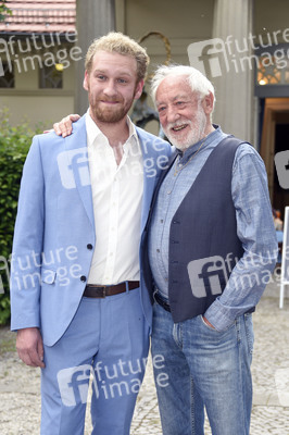 Theaterpremiere 'Winterrose' in Berlin
