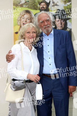 Theaterpremiere 'Winterrose' in Berlin