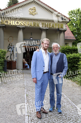 Theaterpremiere 'Winterrose' in Berlin