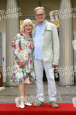 Theaterpremiere 'Winterrose' in Berlin