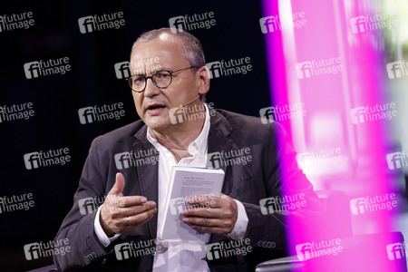 Benedict Wells, Knut Elstermann und Thees Uhlmann auf der lit.Cologne 2021 in Köln
