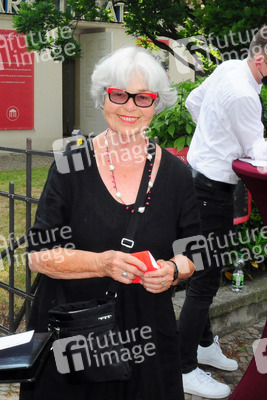 Theaterpremiere 'Winterrose' in Berlin