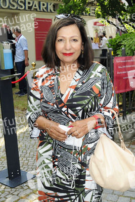 Theaterpremiere 'Winterrose' in Berlin