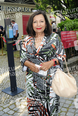 Theaterpremiere 'Winterrose' in Berlin