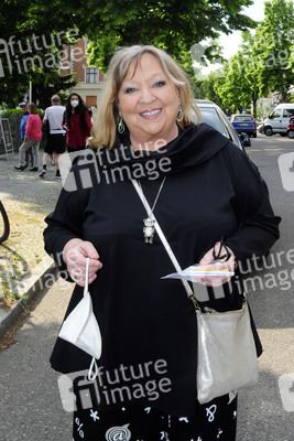 Theaterpremiere 'Winterrose' in Berlin