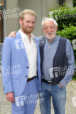 Theaterpremiere 'Winterrose' in Berlin