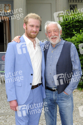 Theaterpremiere 'Winterrose' in Berlin