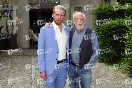 Theaterpremiere 'Winterrose' in Berlin