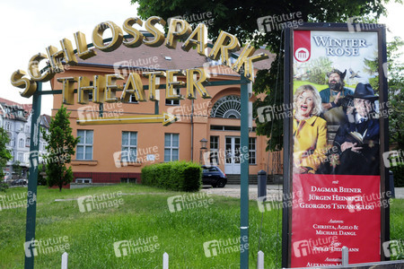 Theaterpremiere 'Winterrose' in Berlin