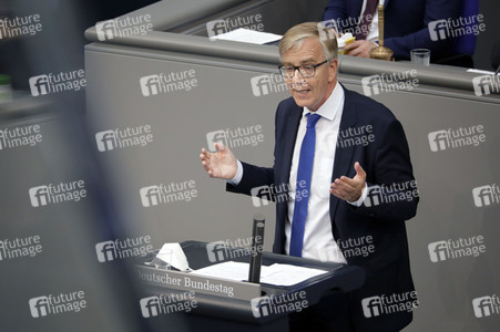 233. Sitzung des Deutschen Bundestages in Berlin