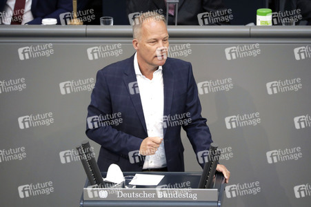 233. Sitzung des Deutschen Bundestages in Berlin