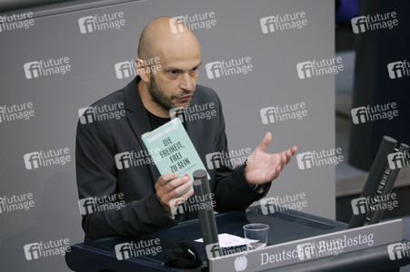 233. Sitzung des Deutschen Bundestages in Berlin