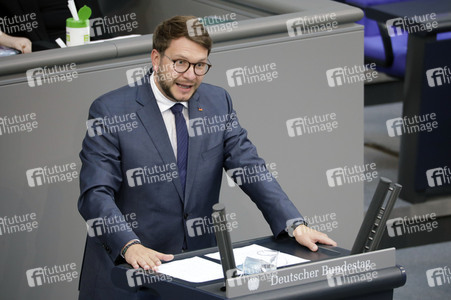 233. Sitzung des Deutschen Bundestages in Berlin