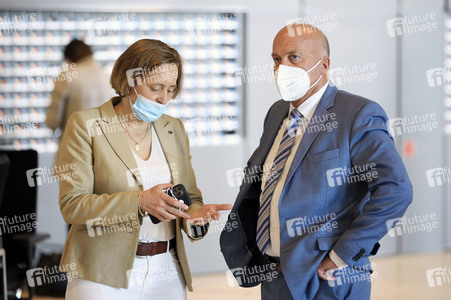 233. Sitzung des Deutschen Bundestages in Berlin