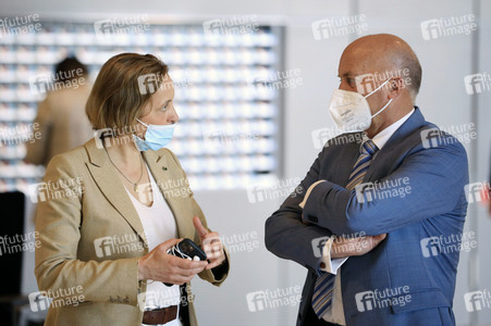 233. Sitzung des Deutschen Bundestages in Berlin