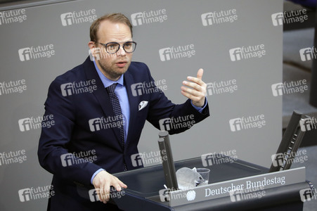 233. Sitzung des Deutschen Bundestages in Berlin