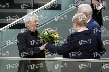 233. Sitzung des Deutschen Bundestages in Berlin