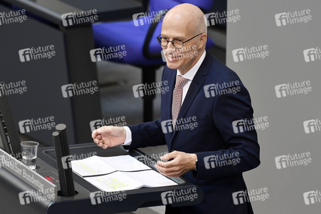 233. Sitzung des Deutschen Bundestages in Berlin