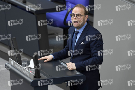 233. Sitzung des Deutschen Bundestages in Berlin