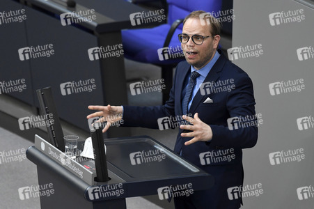 233. Sitzung des Deutschen Bundestages in Berlin