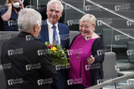 233. Sitzung des Deutschen Bundestages in Berlin