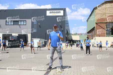 Scheckübergabe an die Arche in Berlin