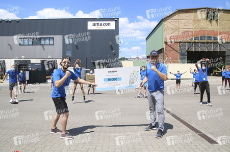 Scheckübergabe an die Arche in Berlin