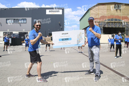 Scheckübergabe an die Arche in Berlin