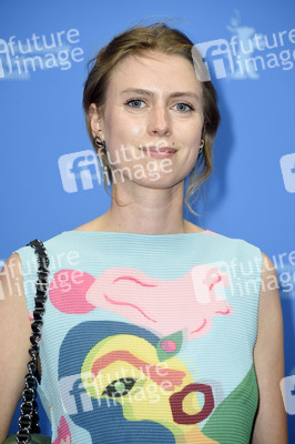 Filmpremiere 'Was sehen wir, wenn wir zum Himmel schauen?', Berlinale 2021