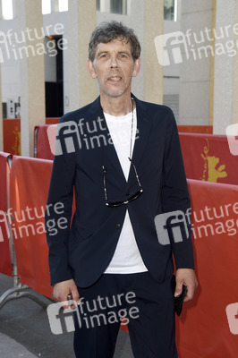Filmpremiere 'Nebenan', Berlinale 2021