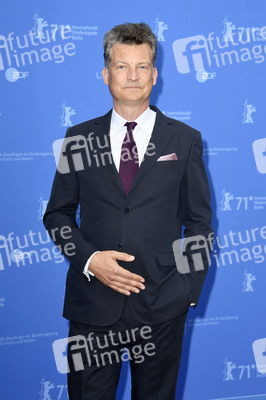 Filmpremiere 'Nebenan', Berlinale 2021