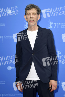 Filmpremiere 'Nebenan', Berlinale 2021