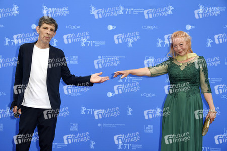Filmpremiere 'Nebenan', Berlinale 2021