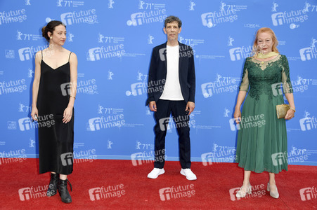 Filmpremiere 'Nebenan', Berlinale 2021