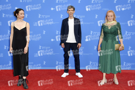 Filmpremiere 'Nebenan', Berlinale 2021