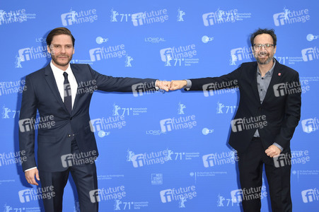 Filmpremiere 'Nebenan', Berlinale 2021