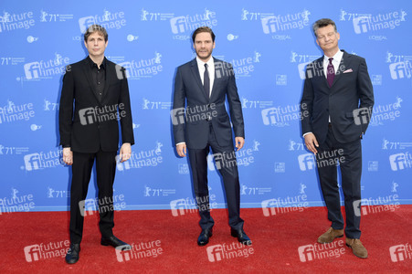 Filmpremiere 'Nebenan', Berlinale 2021