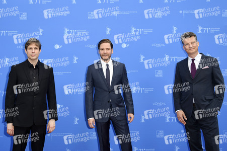 Filmpremiere 'Nebenan', Berlinale 2021